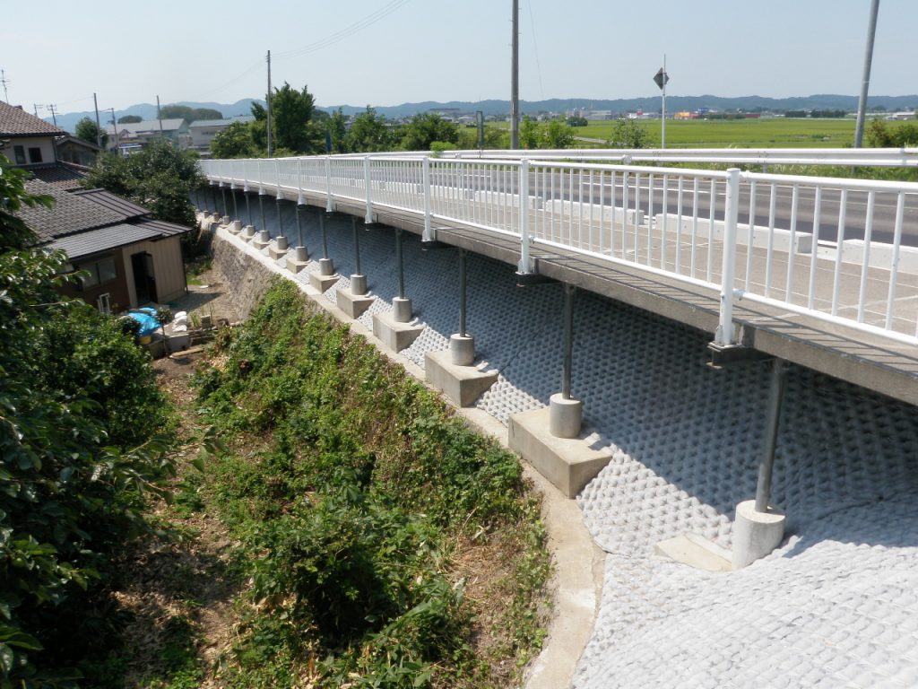 白根安田線張出歩道修繕